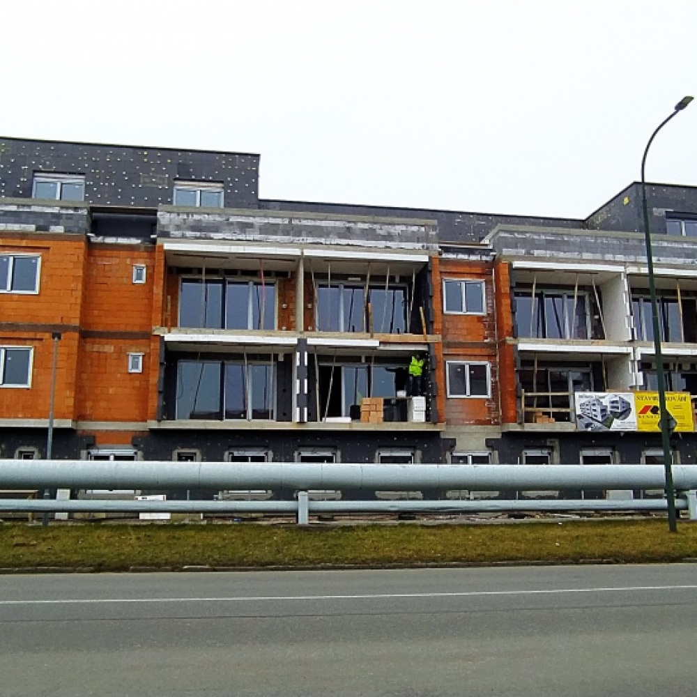 Březen 2023